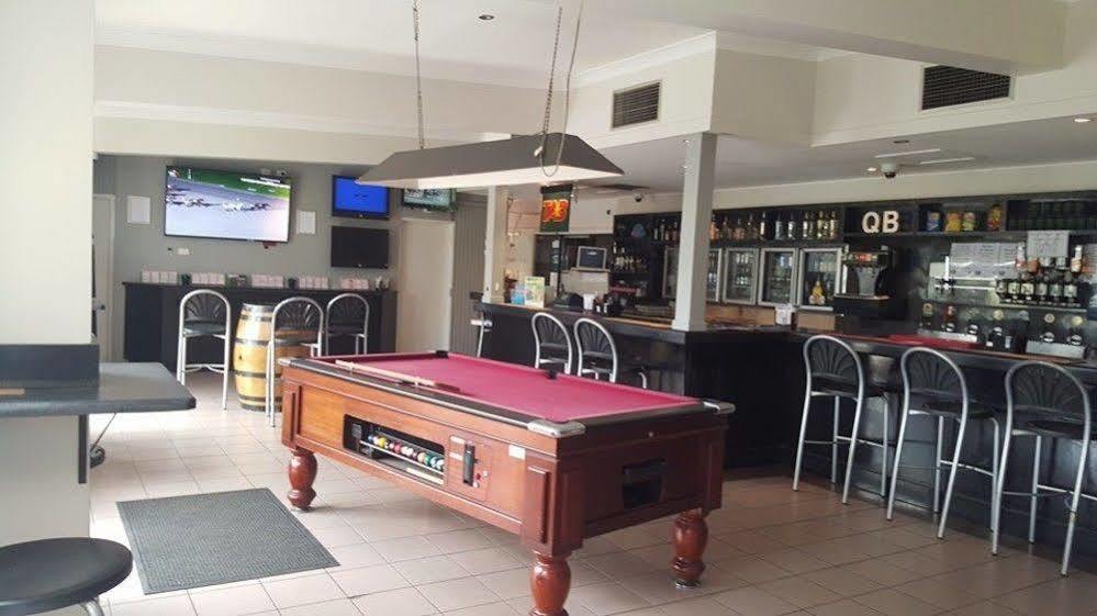 Nightcap At Queens Beach Hotel Bowen Exterior photo